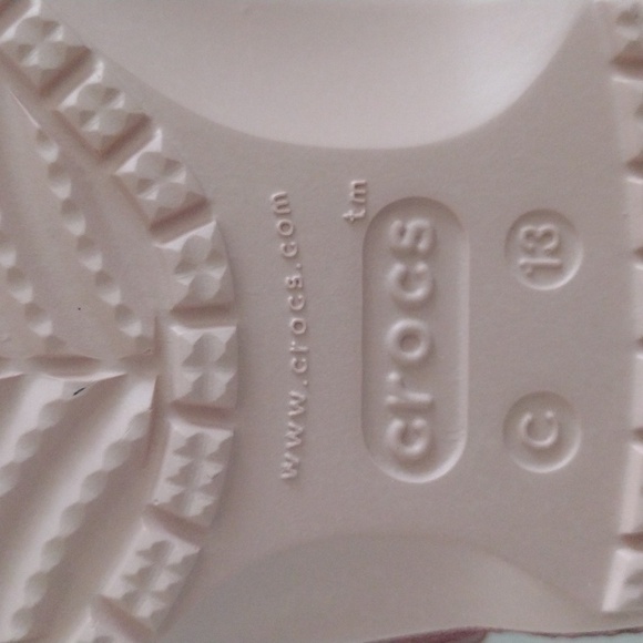 Crocs Girl's Baya Glitter Clog. J13 - Picture 11 of 12